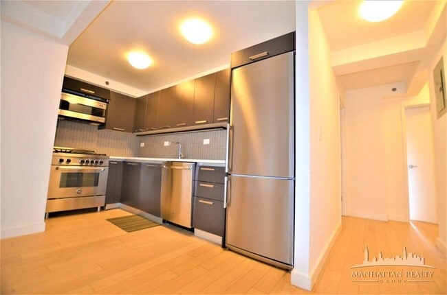 Primary Photo - 248 3rd Ave