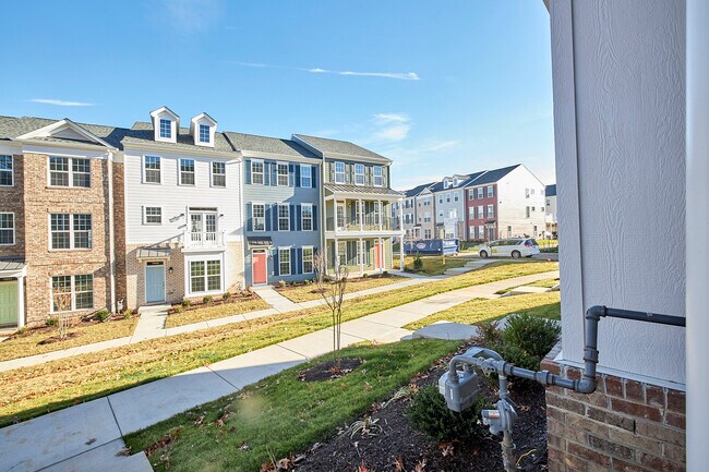 Building Photo - 13868 Randolph Pond Ln