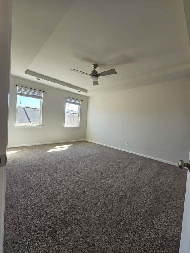 Building Photo - 369 Highline Trl