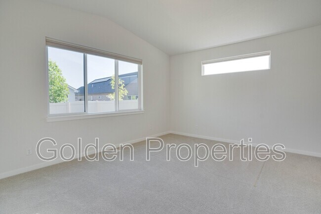 Building Photo - 2172 W Camus Dr