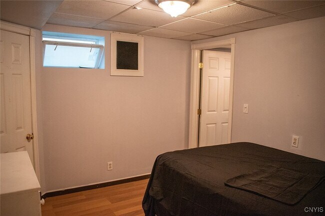 Building Photo - 544 Clarendon St