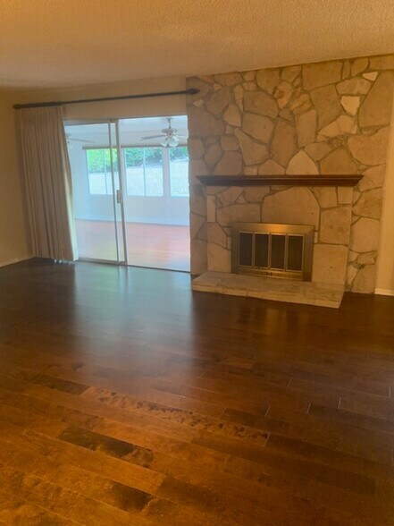 Building Photo - 11004 Tinker Ave