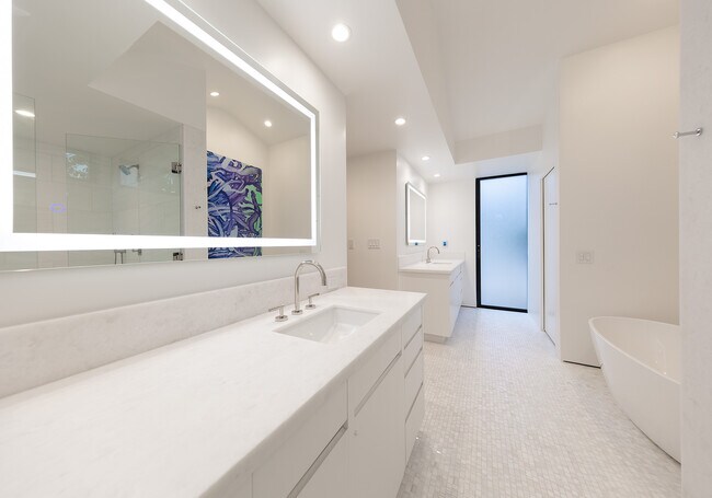 Building Photo - 1988 Inverness Ln