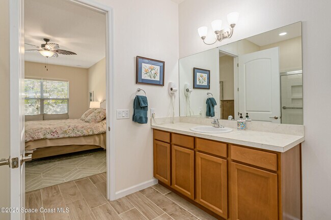 Building Photo - 724 Carlsbad Dr