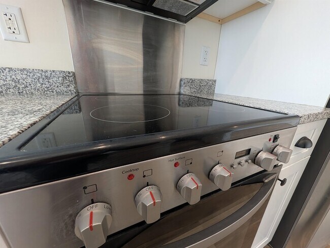 Building Photo - 22 S Main St