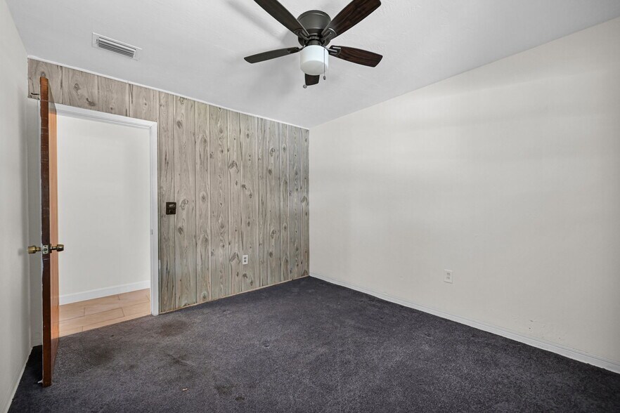Building Photo - 244 NW 43rd St