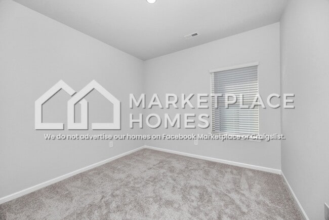 Building Photo - 14773 Mountain Strm Dr