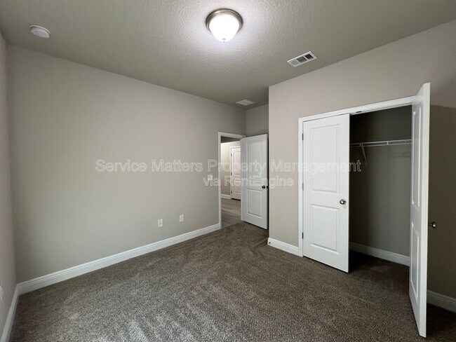 Building Photo - 5330 Parkside Dr