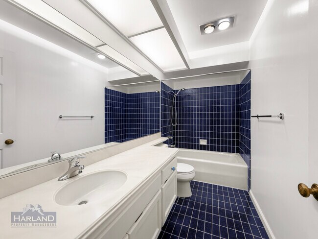 Building Photo - 5820 Caminito Cardelina