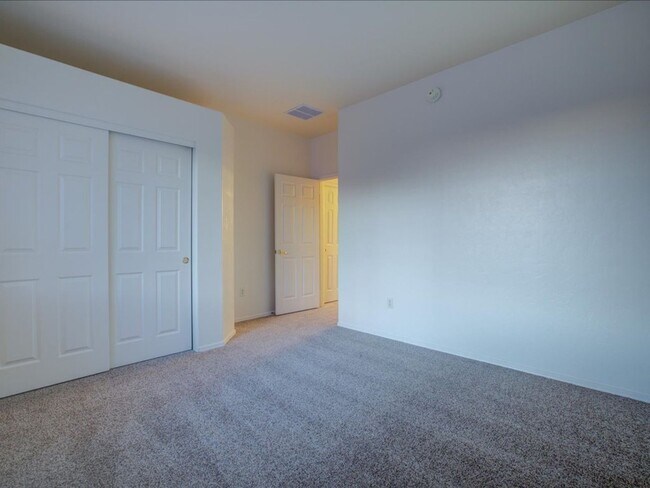 Building Photo - Spacious 3 Bedroom 2 Bathroom Home with Large Backyard & 2 Car Garage!