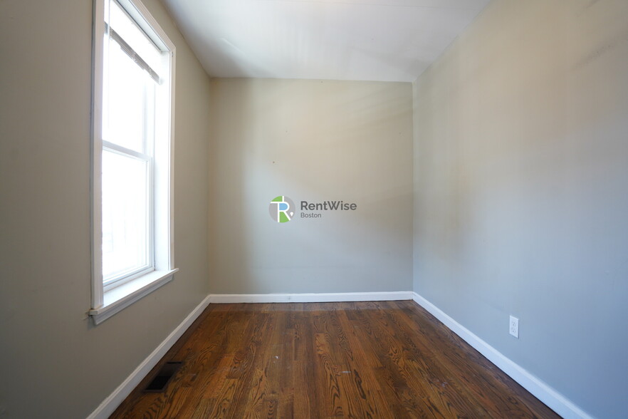 Building Photo - 36 L St