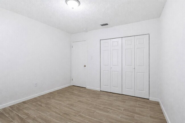 Building Photo - 7131 Westbranch Dr