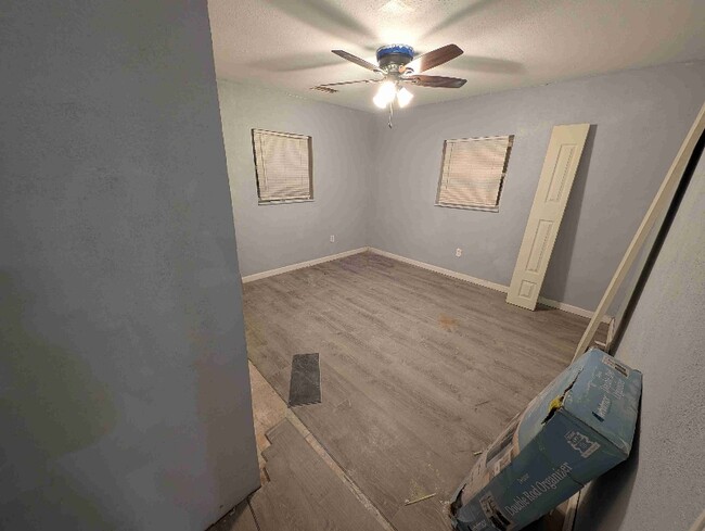 Building Photo - 511 Goliad St
