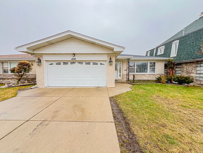 Building Photo - 4716 Thatcher Ave