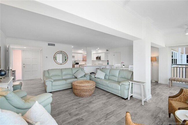 Building Photo - 1555 NE Ocean Blvd