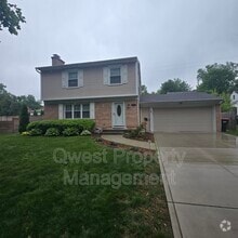 Building Photo - 2236 Elmwood Dr SE
