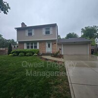 Building Photo - 2236 Elmwood Dr SE