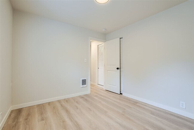 Building Photo - New Price!! Newly Remodeled 2BR/1BA House ...