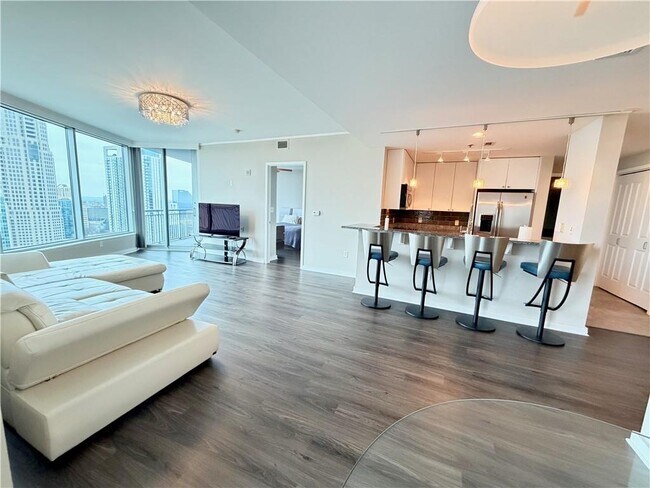 Building Photo - 3338 Peachtree Rd NE