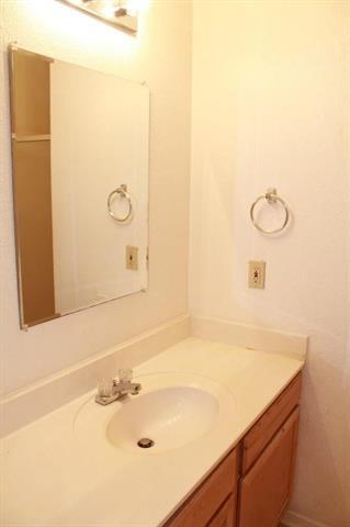 Building Photo - 1424 Walters Dr