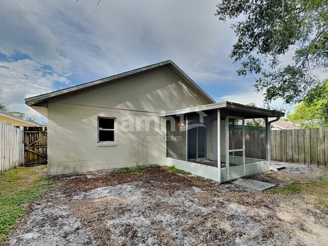 Building Photo - 12706 Parkbury Dr