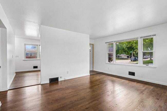 Building Photo - 2223 Grove Ave