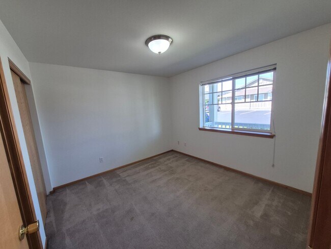 Building Photo - 5672 Correll Dr