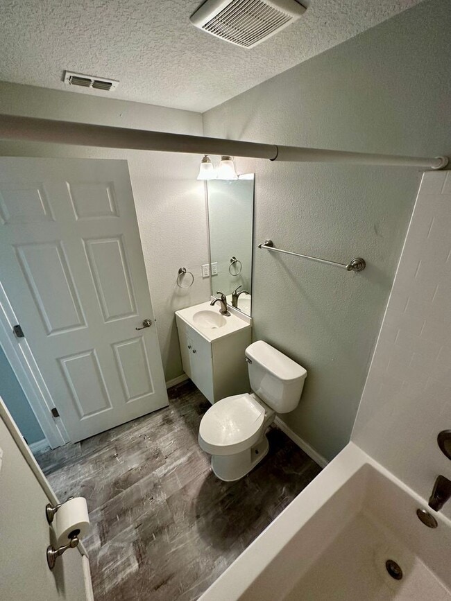 Building Photo - 2027-2029 Guava Dr