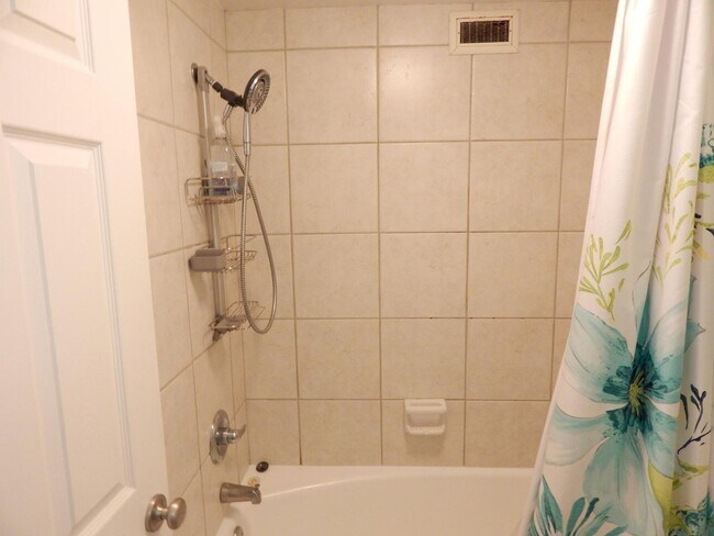 Building Photo - 904 Brightwood Manor Dr