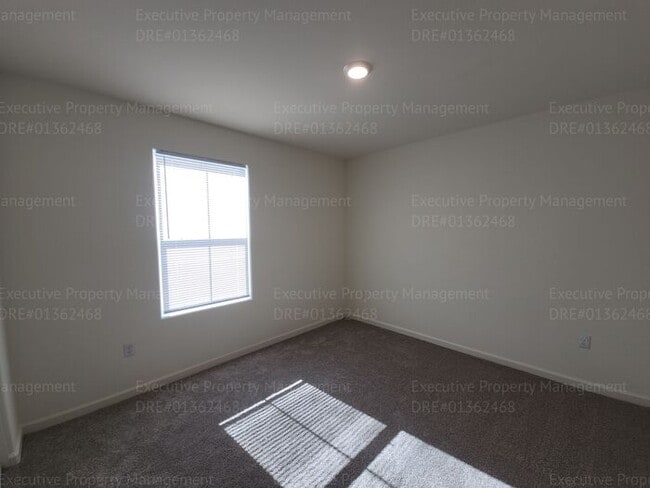 Building Photo - Newly constructed 4 bedroom/ 3 bathroom co...