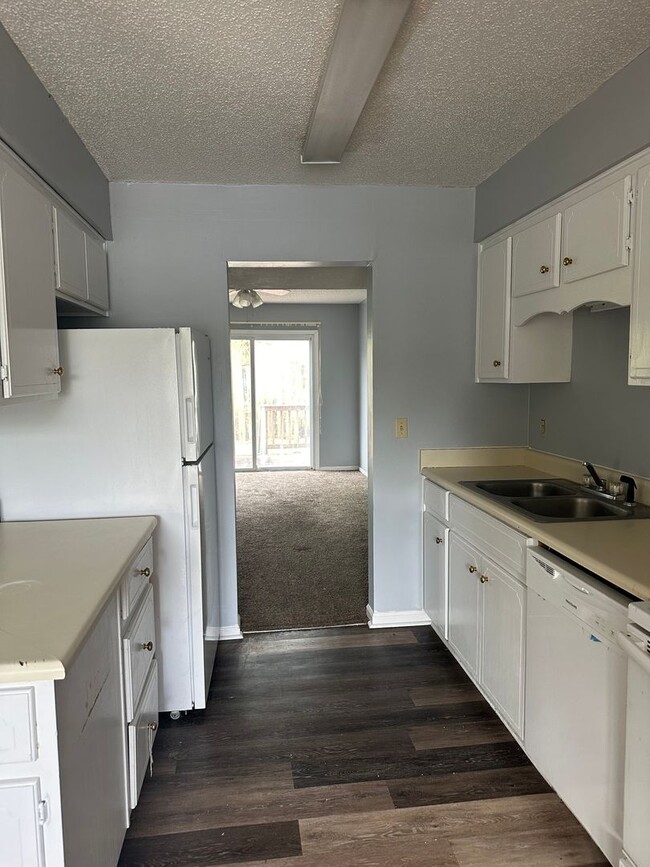 Building Photo - Coming soon 3 Bedroom 2 1/2 bath Townhome