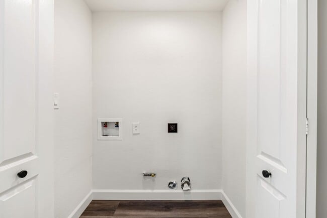 Building Photo - Las Palmas Complete Remodel