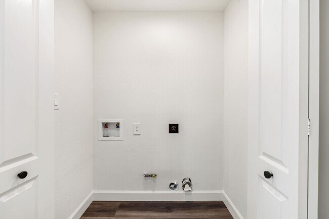 Building Photo - Las Palmas II Complete Remodel