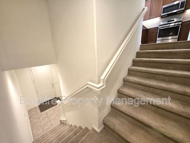 Building Photo - 433 Castiano St