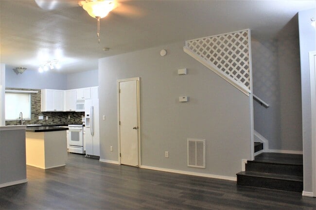 Building Photo - 10574 Country Park Point