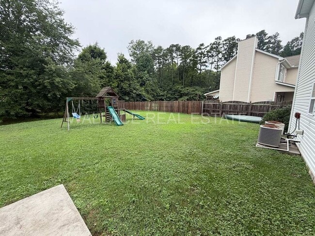 Building Photo - FANTASTIC 3 BEDROOM, 2.5 BATHROOM HOME IN S. KNOXVILLE!!