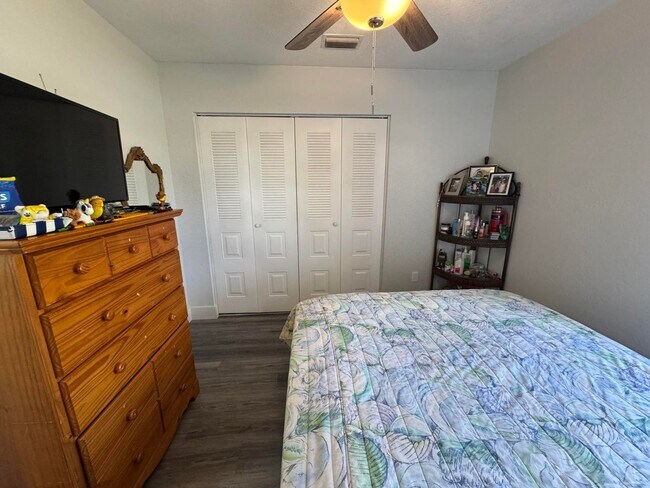 Building Photo - 2774 SE Brevard Ave