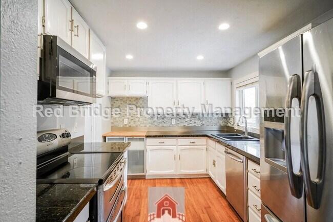 Building Photo - 5062 SW Freeman Ct