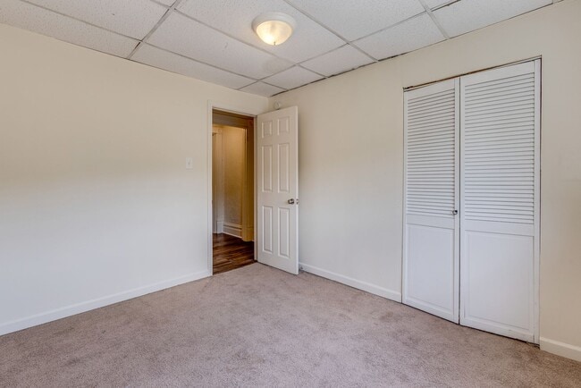 Building Photo - Available August 2026 - 3 Bedroom Home w/ Central AC & Spacious Yard!