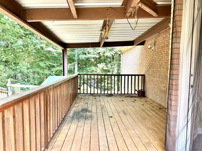 Building Photo - 109 Twin Oaks Ct