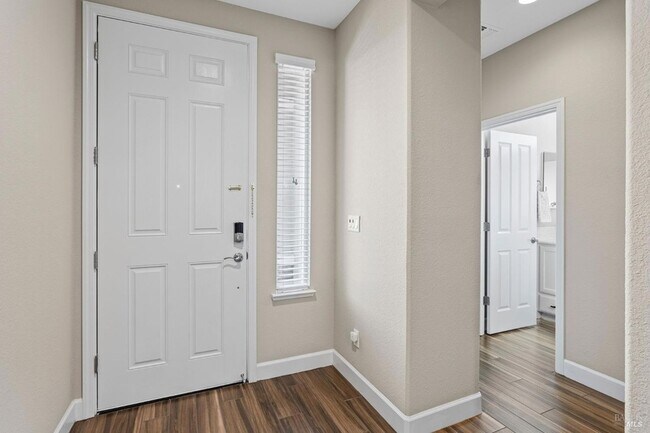 Building Photo - 343 Silver Ridge Dr