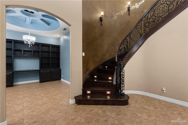 Building Photo - 1320 Manzano Ln