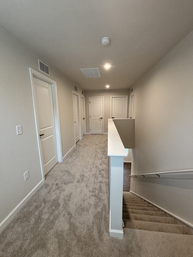Building Photo - 282 N Coral Bells Wy