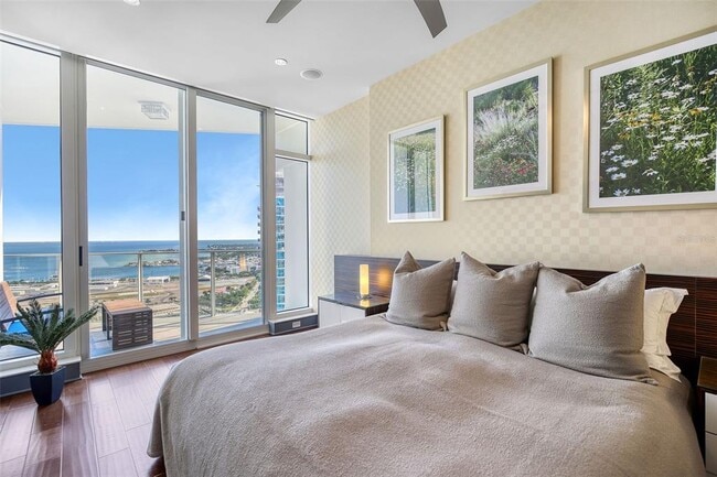 Building Photo - 175 1st St S