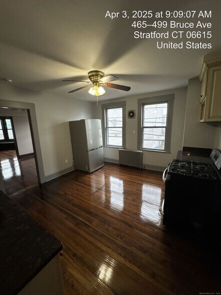 Building Photo - 2341 Barnum Ave