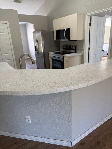 Building Photo - 1055 Bismarck Rd