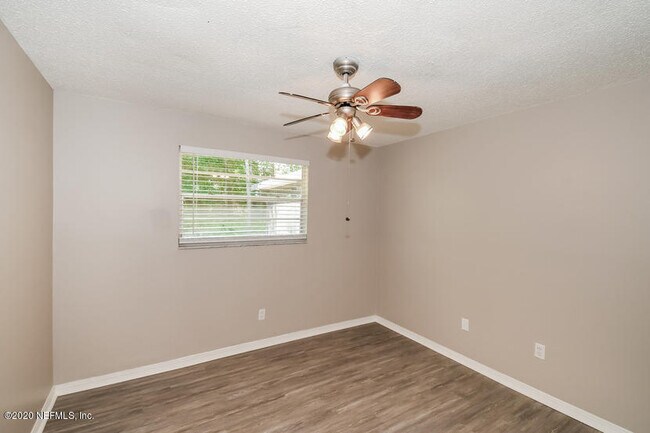 Building Photo - 1008 Turtle Creek Dr N