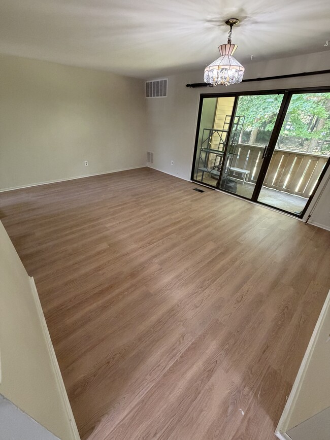 Building Photo - 1511 Woodhollow Dr