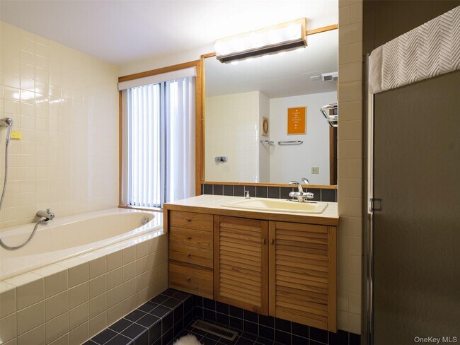 Building Photo - 56 Great Spruce Ln