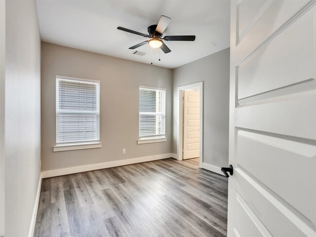 Building Photo - 1118 Bunton St